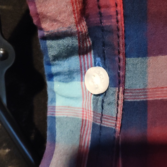 Button up - Picture 2 of 5